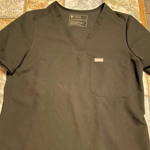 FIGS Women’s Small BLACK Catarina top